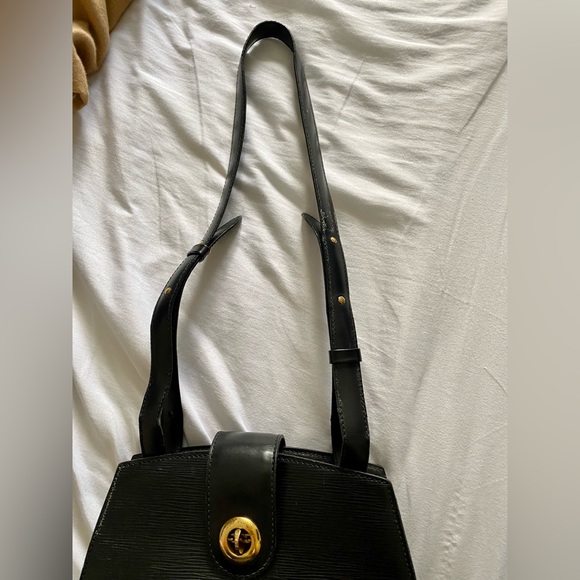 LV Epi Cluny shoulder bag - Picture 6 of 13